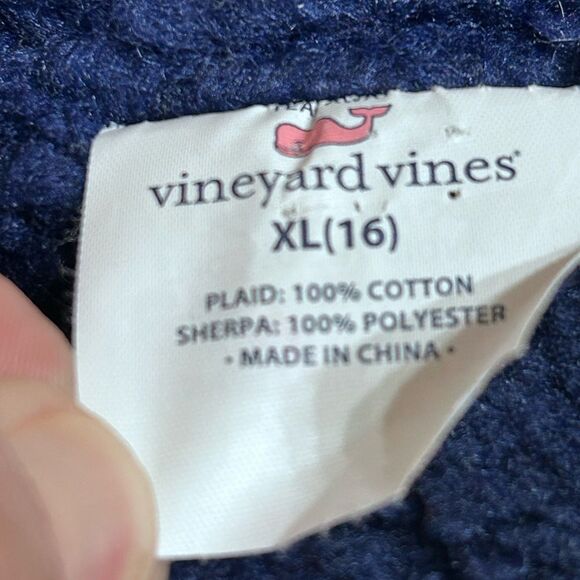 Vineyard Vines Reversible Sherpa Vest - Picture 9 of 10